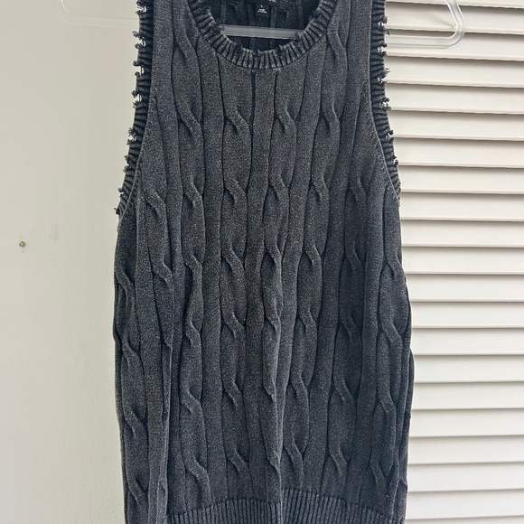 Minnie Rose Sweaters - Grey Rose Minnie Rose distressed sweater SZ large